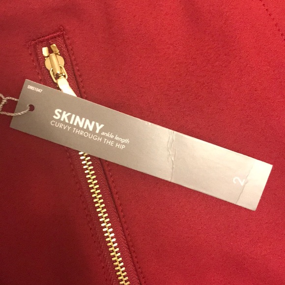 New with tags! LOFT Julie Skinny Ankle in dark red - Picture 2 of 3